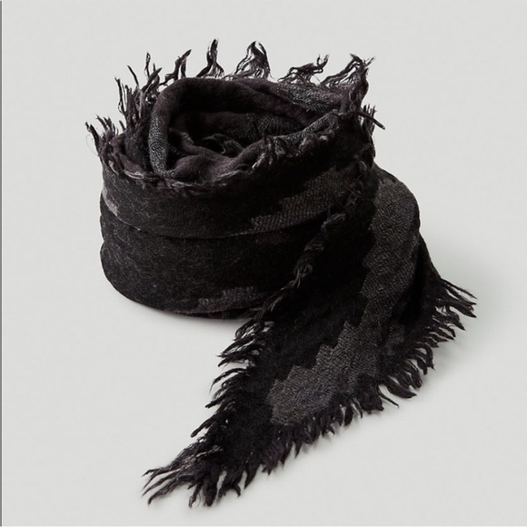 Wilfred Accessories - Wilfred Diamond Mosaic triangle scarf